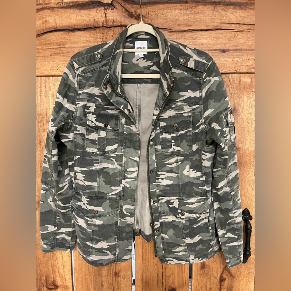Kensie womens camo jacket XL